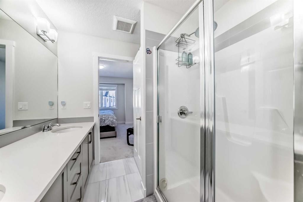 240 Copperleaf Way Se, Calgary, AB - Indoor Photo Showing Bathroom