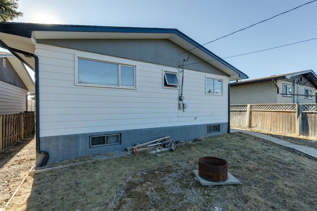 3640 Dover Ridge Drive Se, Calgary, AB - Outdoor With Exterior