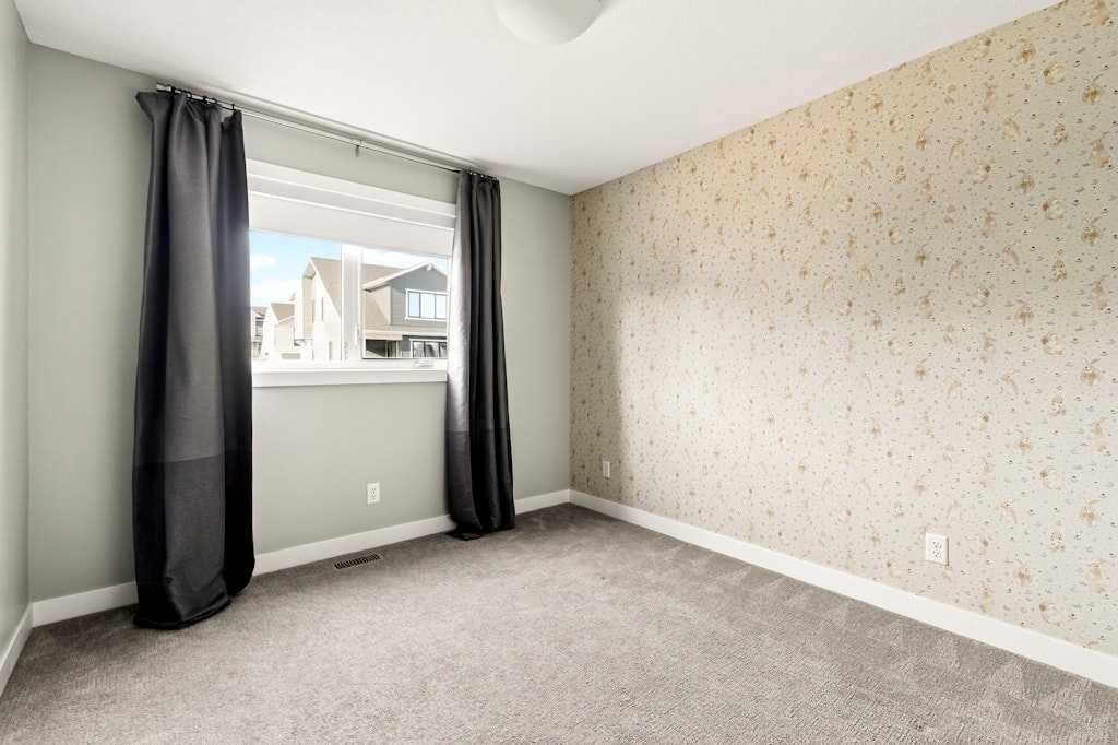 168 Crestridge Common Sw, Calgary, AB - Indoor Photo Showing Other Room