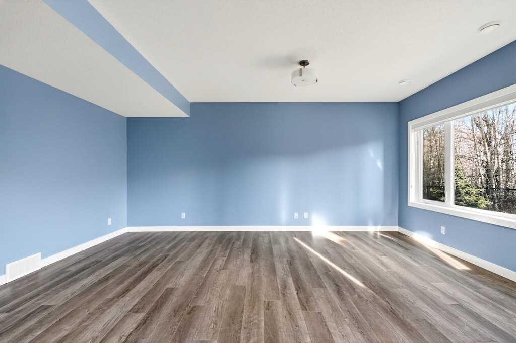 168 Crestridge Common Sw, Calgary, AB - Indoor Photo Showing Other Room