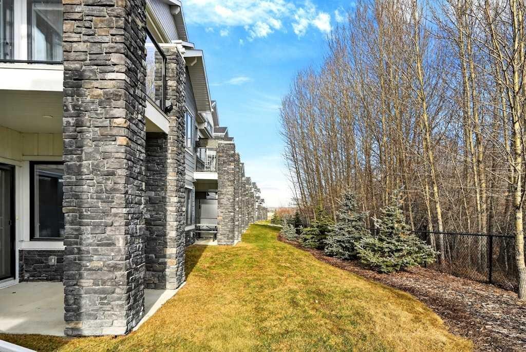 168 Crestridge Common Sw, Calgary, AB - Outdoor