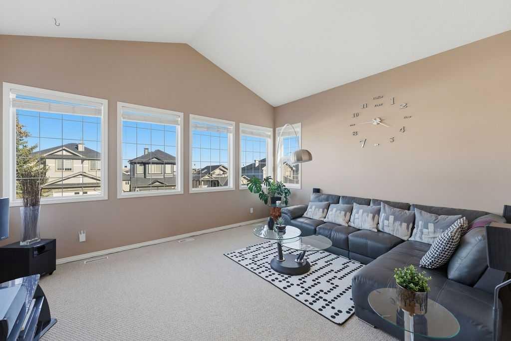 178 Kincora View Nw, Calgary, AB - Indoor Photo Showing Living Room