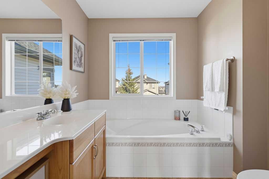 178 Kincora View Nw, Calgary, AB - Indoor Photo Showing Bathroom
