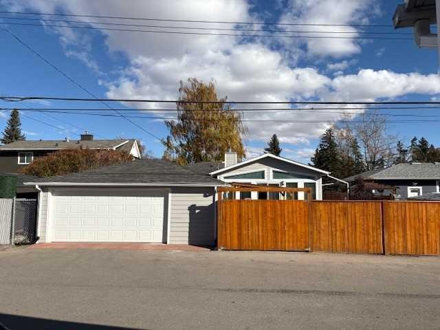 412 Athlone Road Se, Calgary, AB - Outdoor