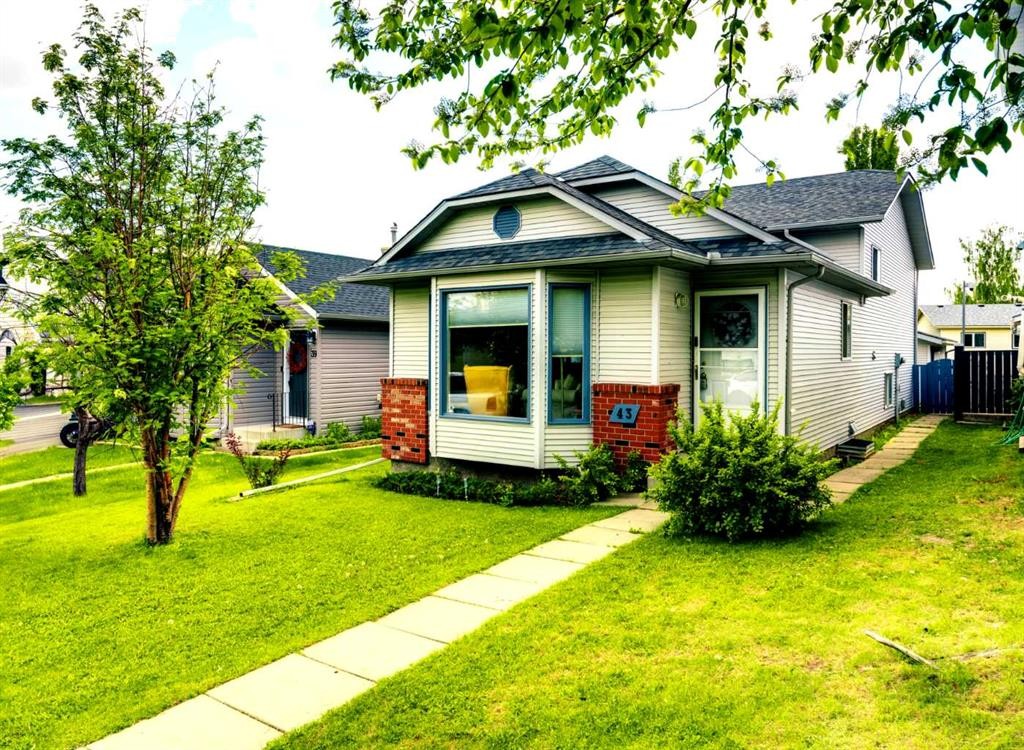 43 Covington Rise Ne, Calgary, AB - Outdoor