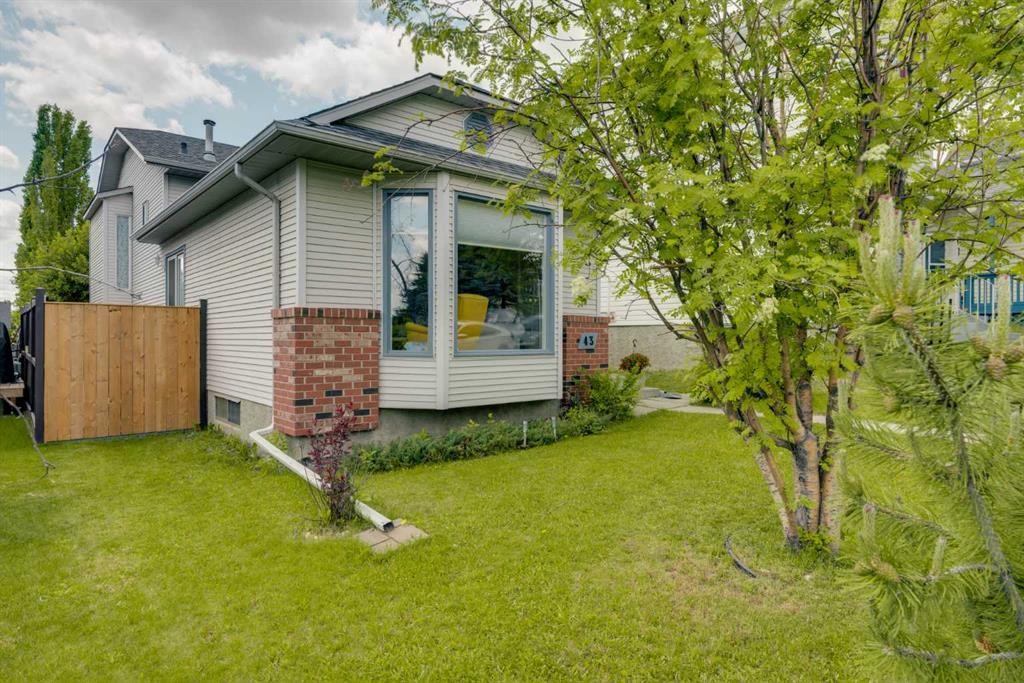 43 Covington Rise Ne, Calgary, AB - Outdoor