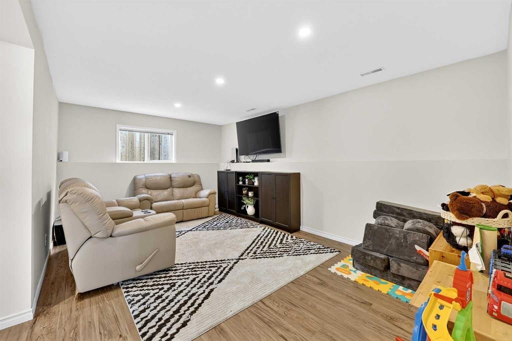 250 Cimarron Boulevard, Okotoks, AB - Indoor