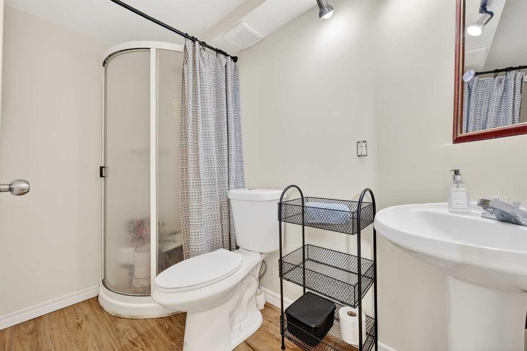 250 Cimarron Boulevard, Okotoks, AB - Indoor Photo Showing Bathroom