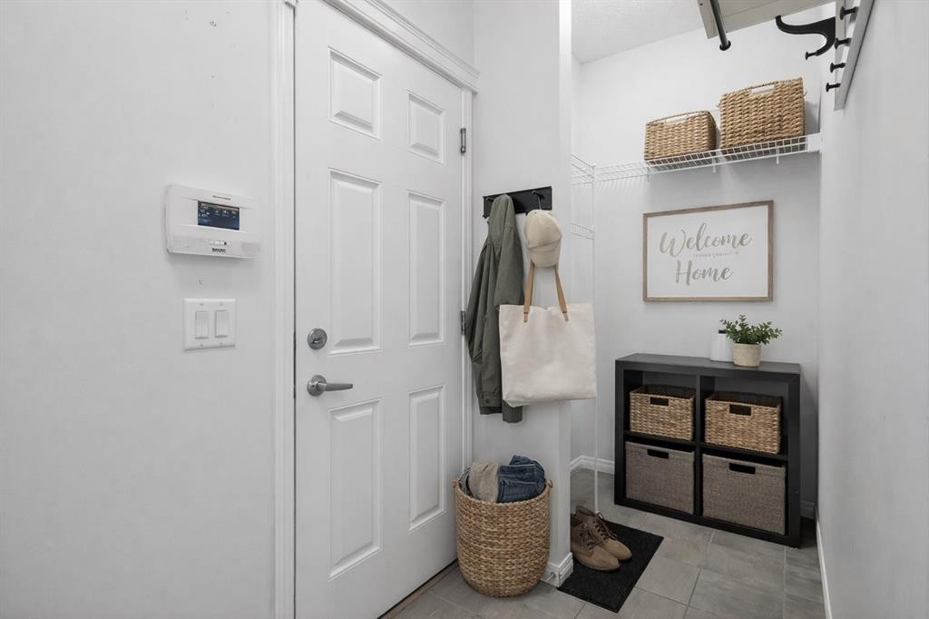 114 Walgrove Green Se, Calgary, AB - Indoor Photo Showing Other Room