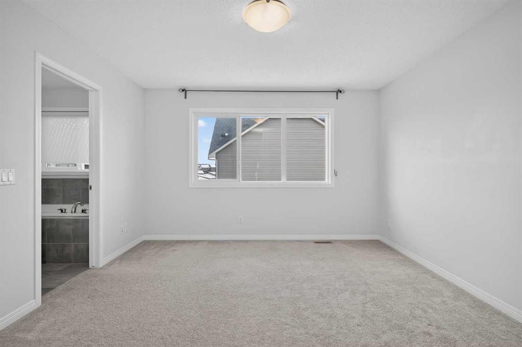 114 Walgrove Green Se, Calgary, AB - Indoor Photo Showing Other Room