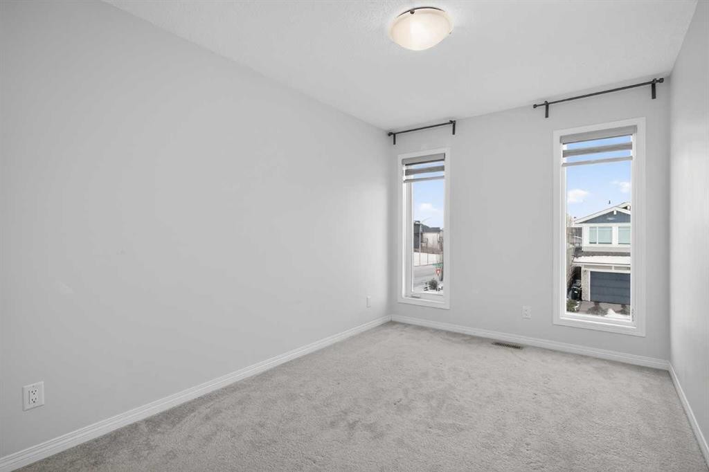114 Walgrove Green Se, Calgary, AB - Indoor Photo Showing Other Room