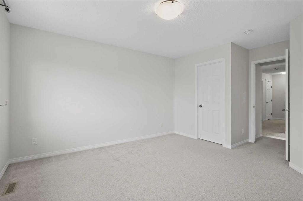 114 Walgrove Green Se, Calgary, AB - Indoor Photo Showing Other Room
