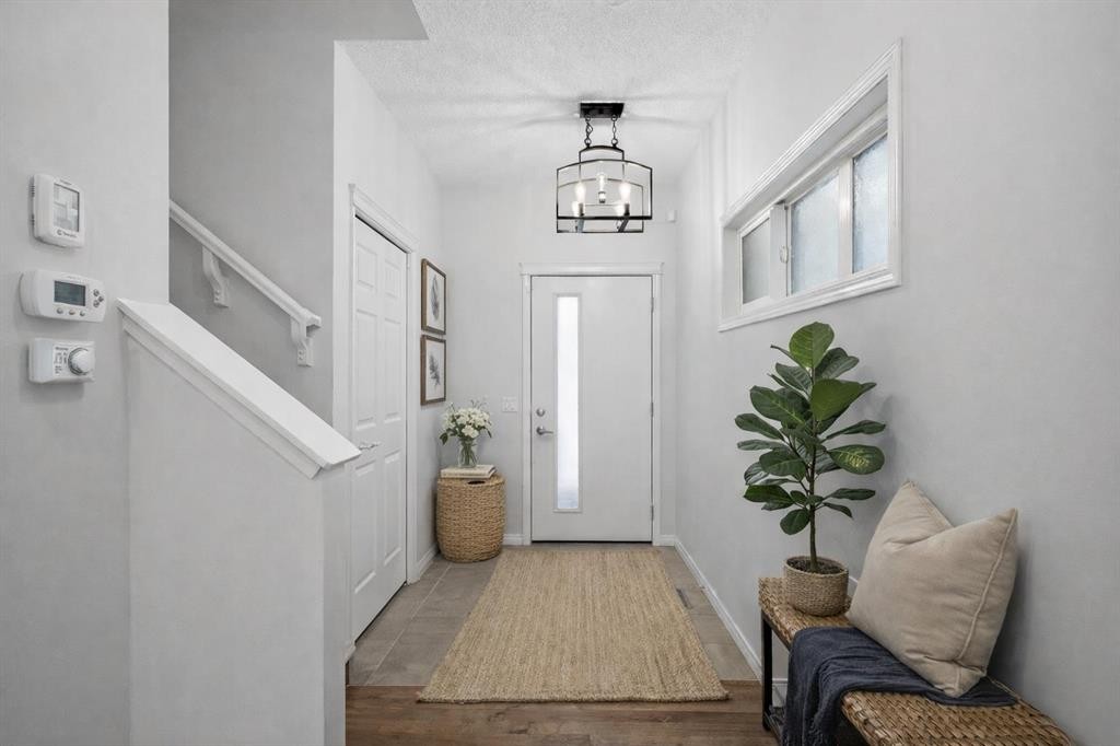 114 Walgrove Green Se, Calgary, AB - Indoor Photo Showing Other Room