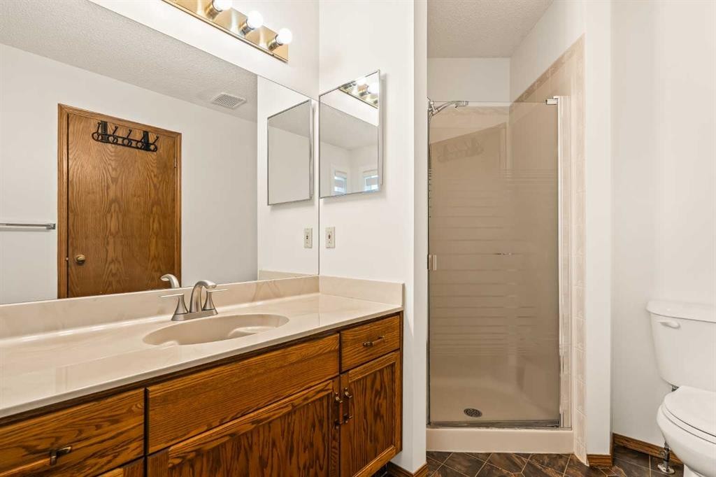 224 Eldorado Place Ne, Calgary, AB - Indoor Photo Showing Bathroom