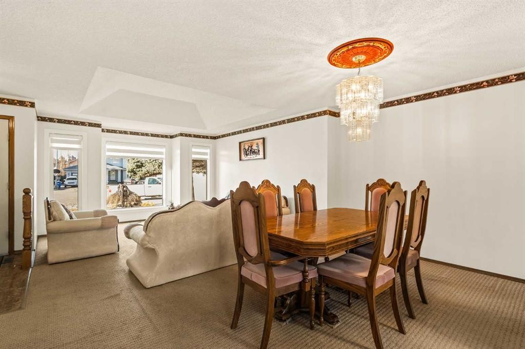 224 Eldorado Place Ne, Calgary, AB - Indoor Photo Showing Other Room