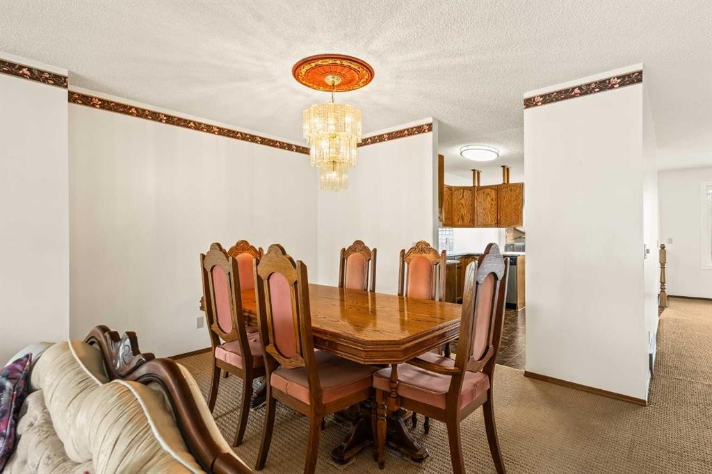 224 Eldorado Place Ne, Calgary, AB - Indoor Photo Showing Dining Room