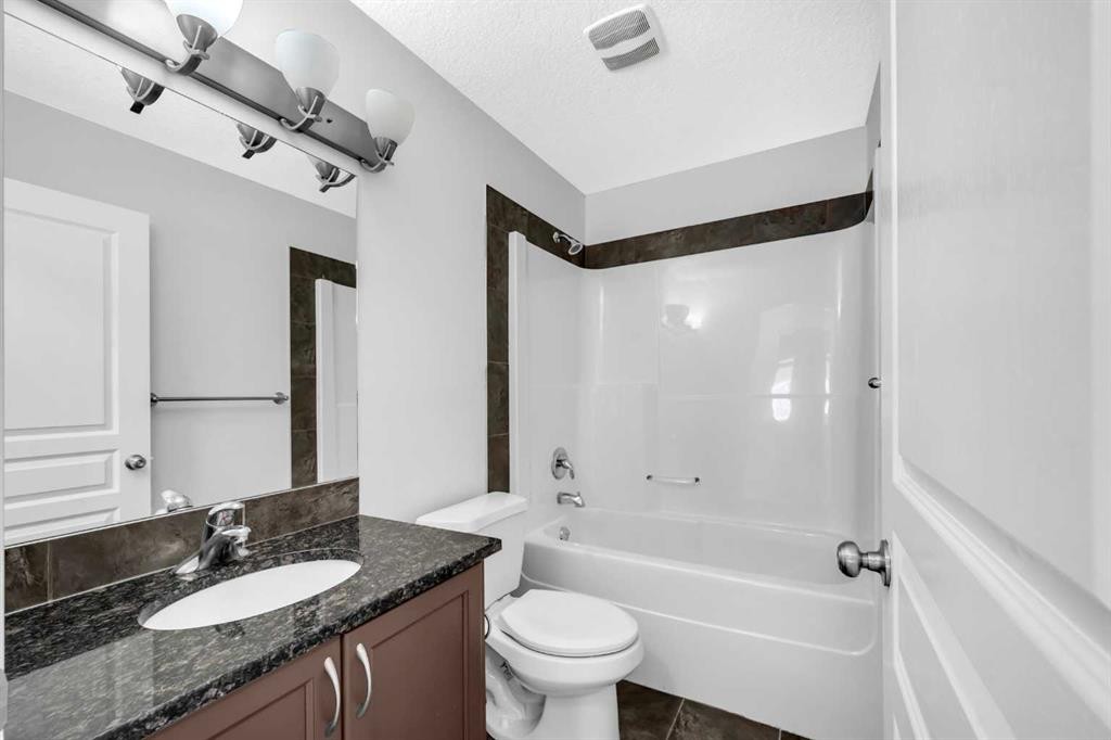 422 Taralake Way Ne, Calgary, AB - Indoor Photo Showing Bathroom