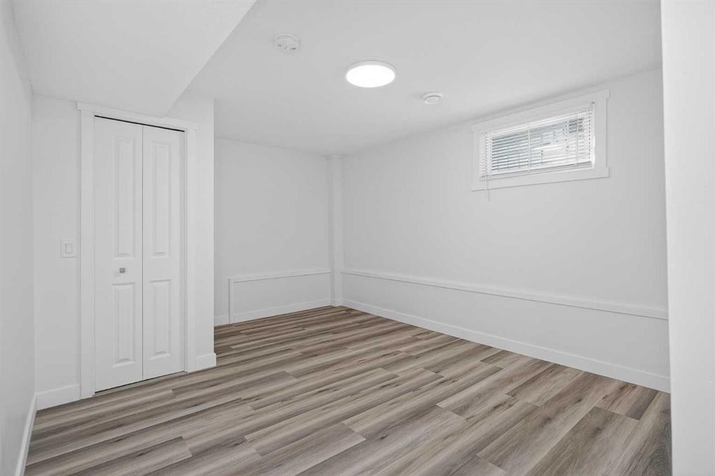 128 Bernard Close Nw, Calgary, AB - Indoor Photo Showing Other Room