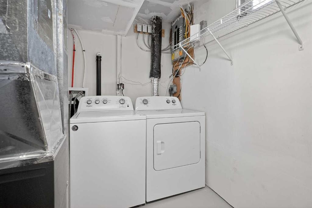 128 Bernard Close Nw, Calgary, AB - Indoor Photo Showing Laundry Room