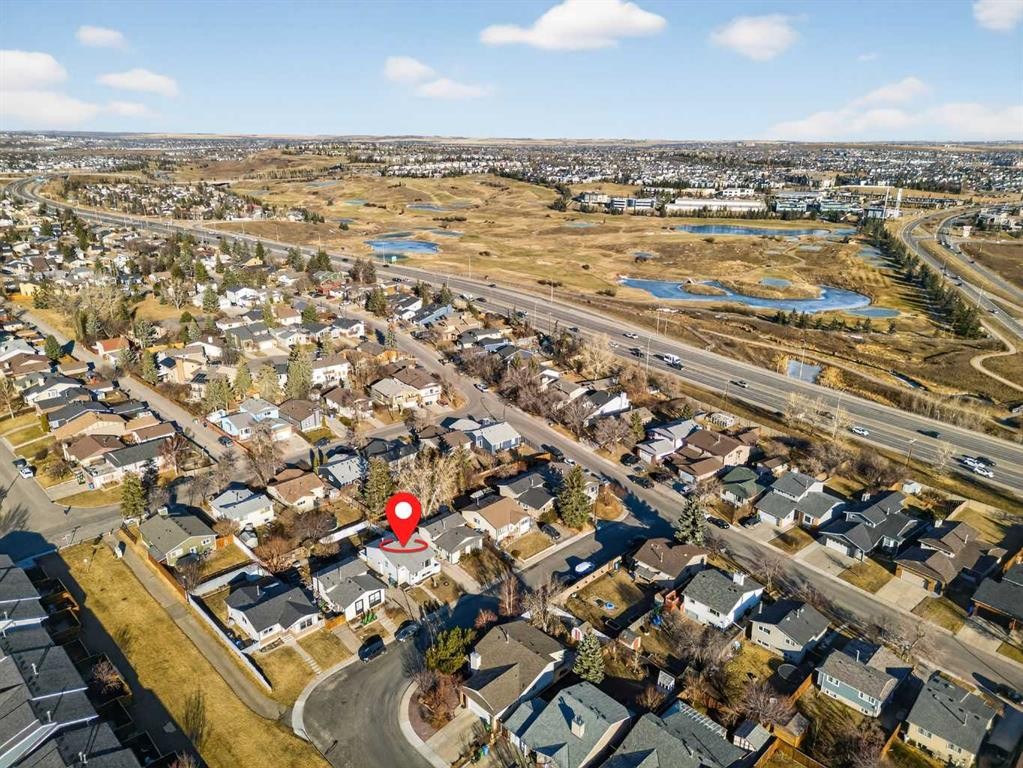 128 Bernard Close Nw, Calgary, AB - Outdoor With View