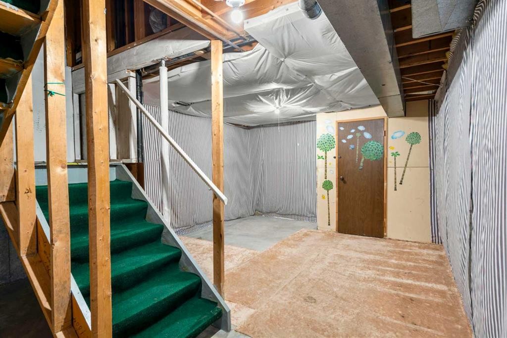 93-1155 Falconridge Drive Ne, Calgary, AB - Indoor Photo Showing Other Room