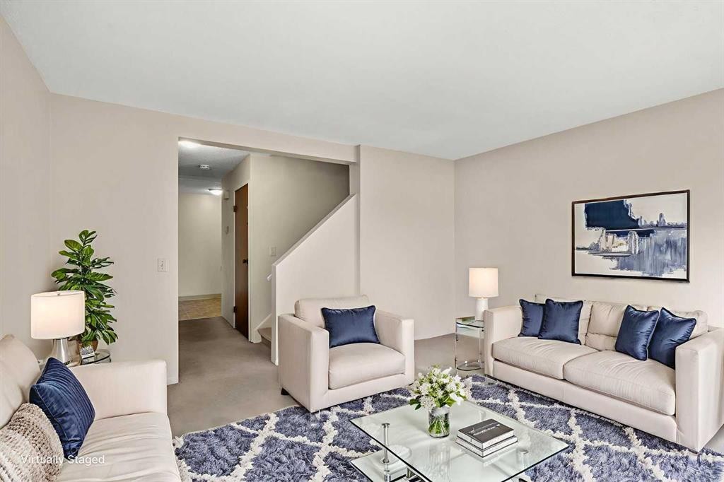 93-1155 Falconridge Drive Ne, Calgary, AB - Indoor Photo Showing Living Room