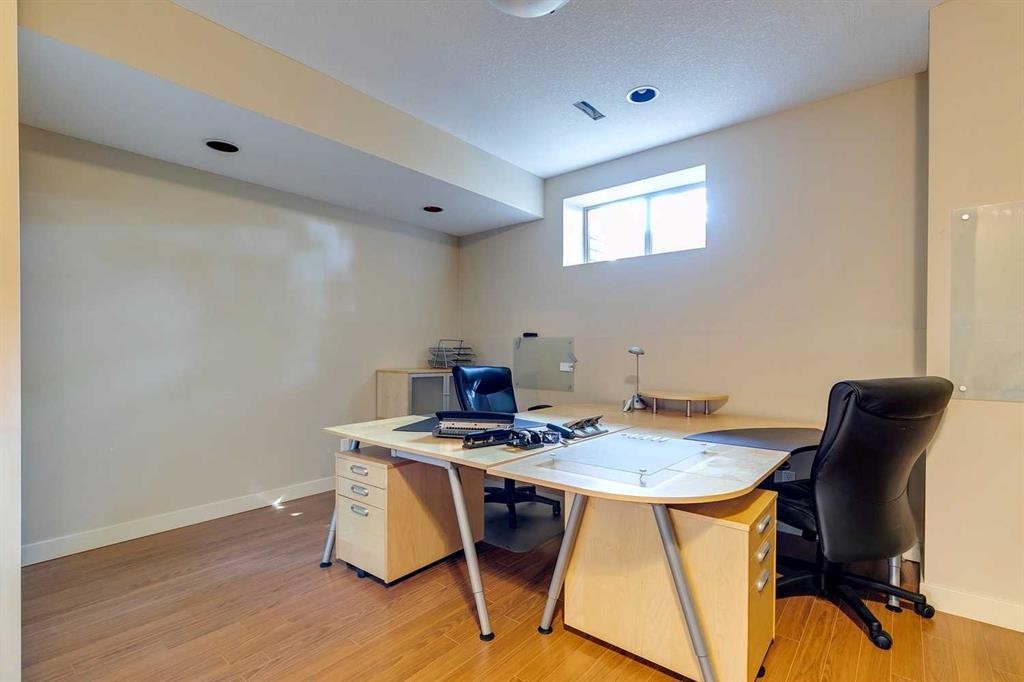 446 18 Avenue Ne, Calgary, AB - Indoor Photo Showing Office