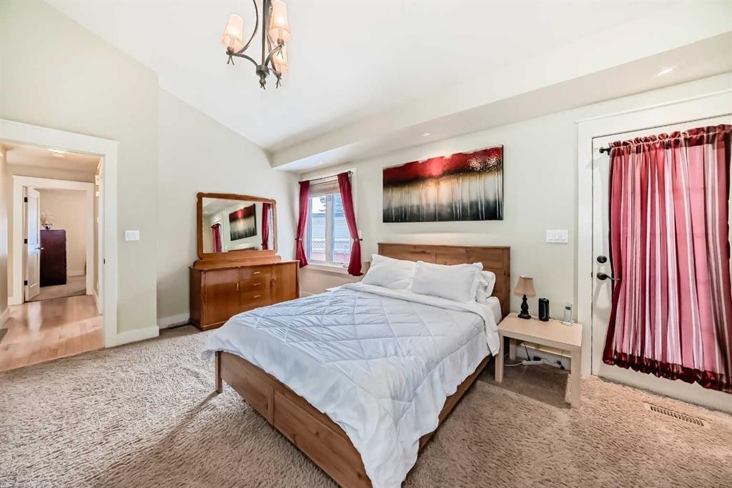 36 Dalrymple Green Nw, Calgary, AB - Indoor Photo Showing Bedroom