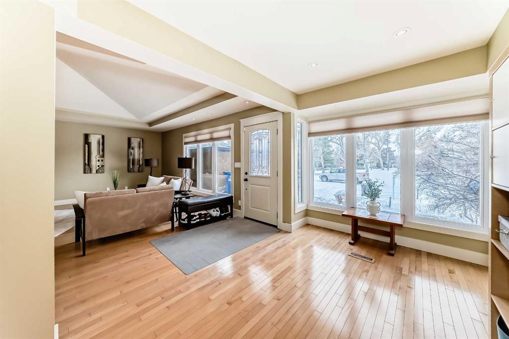 36 Dalrymple Green Nw, Calgary, AB - Indoor