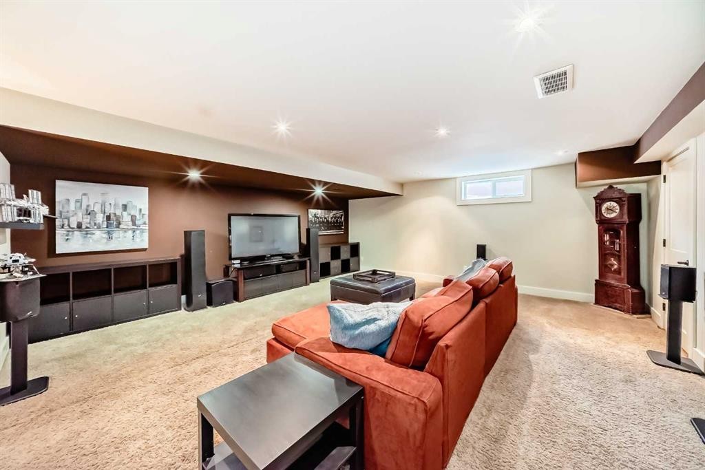 36 Dalrymple Green Nw, Calgary, AB - Indoor