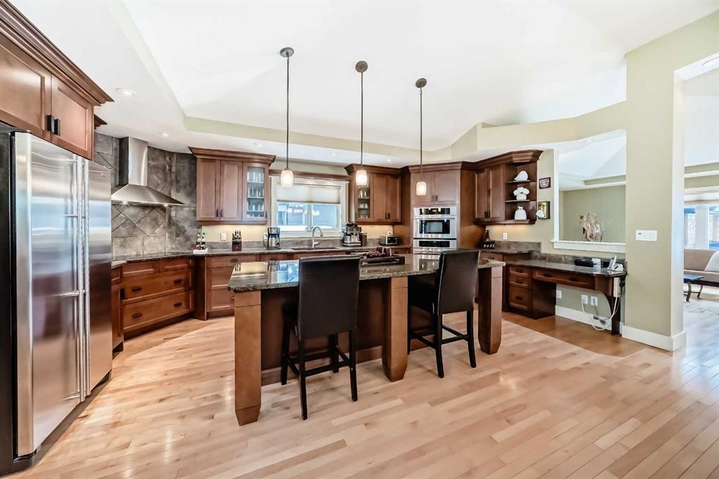 36 Dalrymple Green Nw, Calgary, AB - Indoor Photo Showing Kitchen With Upgraded Kitchen