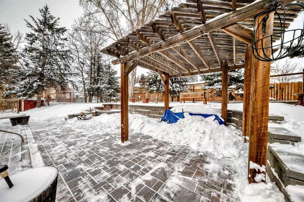 36 Dalrymple Green Nw, Calgary, AB - Outdoor