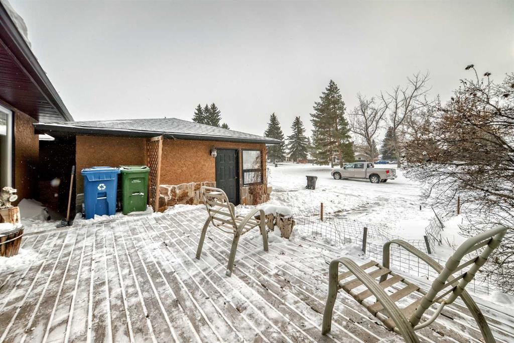 36 Dalrymple Green Nw, Calgary, AB - Outdoor With Deck Patio Veranda