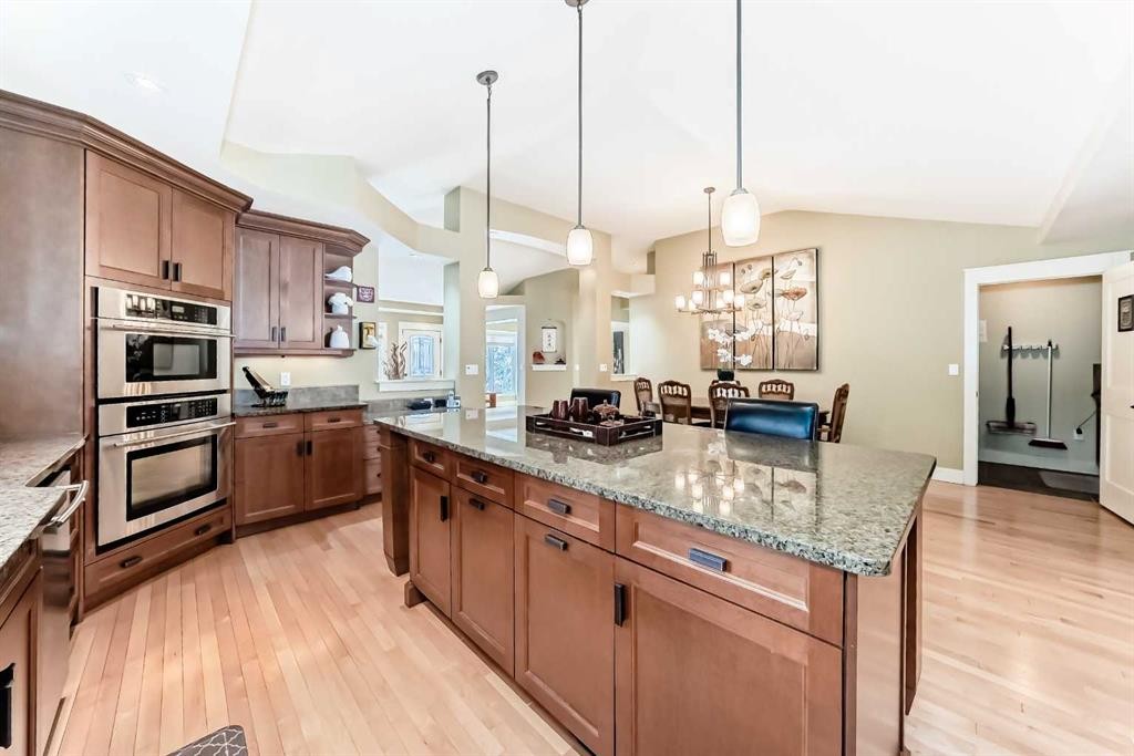 36 Dalrymple Green Nw, Calgary, AB - Indoor Photo Showing Kitchen With Upgraded Kitchen