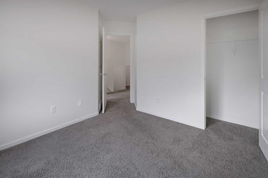 68 Evansview Road Nw, Calgary, AB - Indoor Photo Showing Other Room