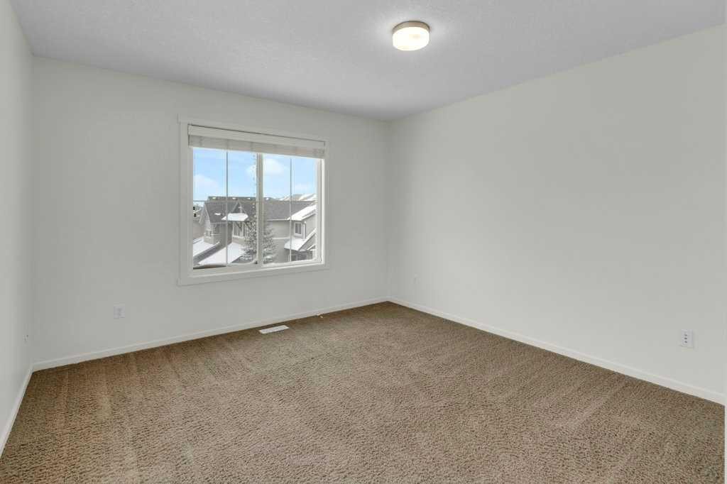 68 Evansview Road Nw, Calgary, AB - Indoor Photo Showing Other Room