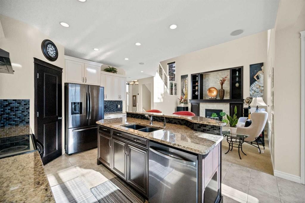 5 Cranarch Way Se, Calgary, AB - Indoor Photo Showing Kitchen With Double Sink With Upgraded Kitchen