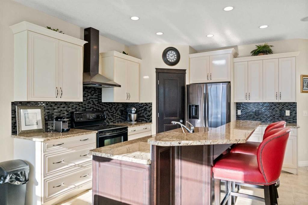 5 Cranarch Way Se, Calgary, AB - Indoor Photo Showing Kitchen With Double Sink
