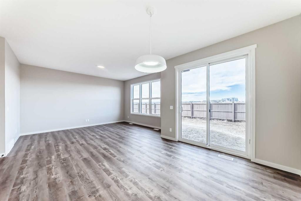 35 Bartlett Crescent Se, Calgary, AB - Indoor Photo Showing Other Room