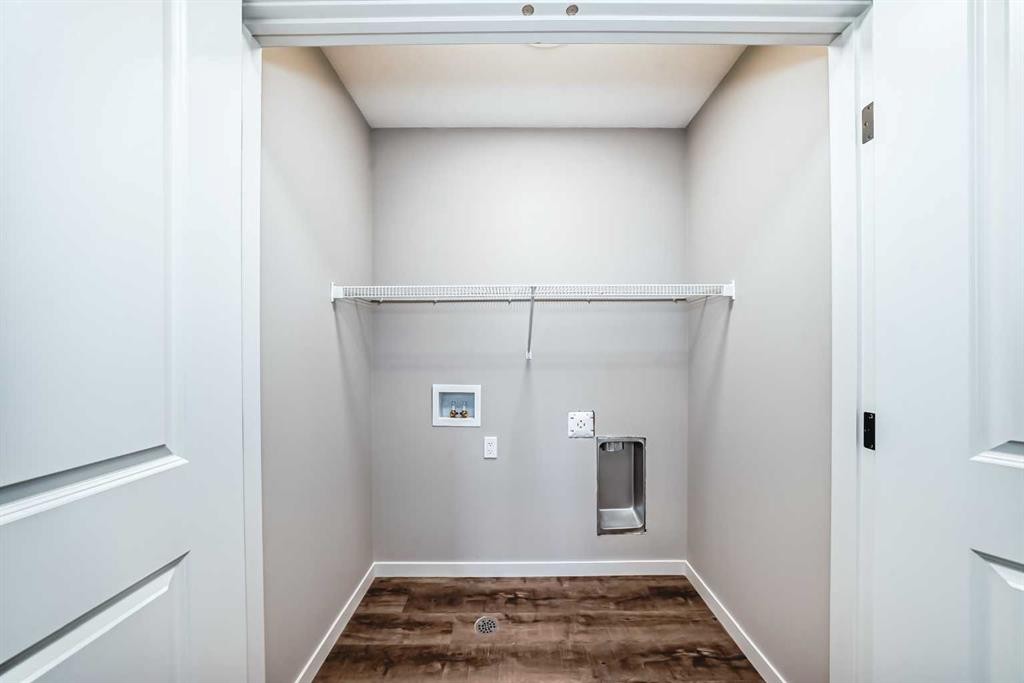 35 Bartlett Crescent Se, Calgary, AB - Indoor