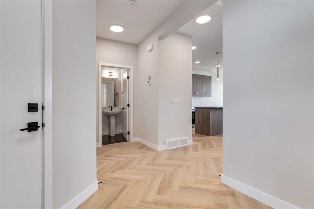 178 Greystone Boulevard, Cochrane, AB - Indoor Photo Showing Other Room