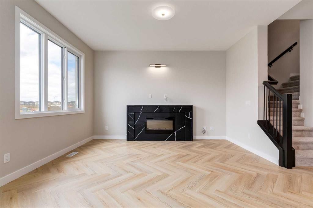 178 Greystone Boulevard, Cochrane, AB - Indoor