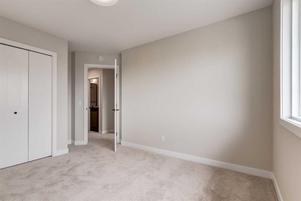 178 Greystone Boulevard, Cochrane, AB - Indoor Photo Showing Other Room