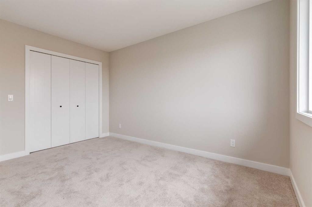 178 Greystone Boulevard, Cochrane, AB - Indoor Photo Showing Other Room
