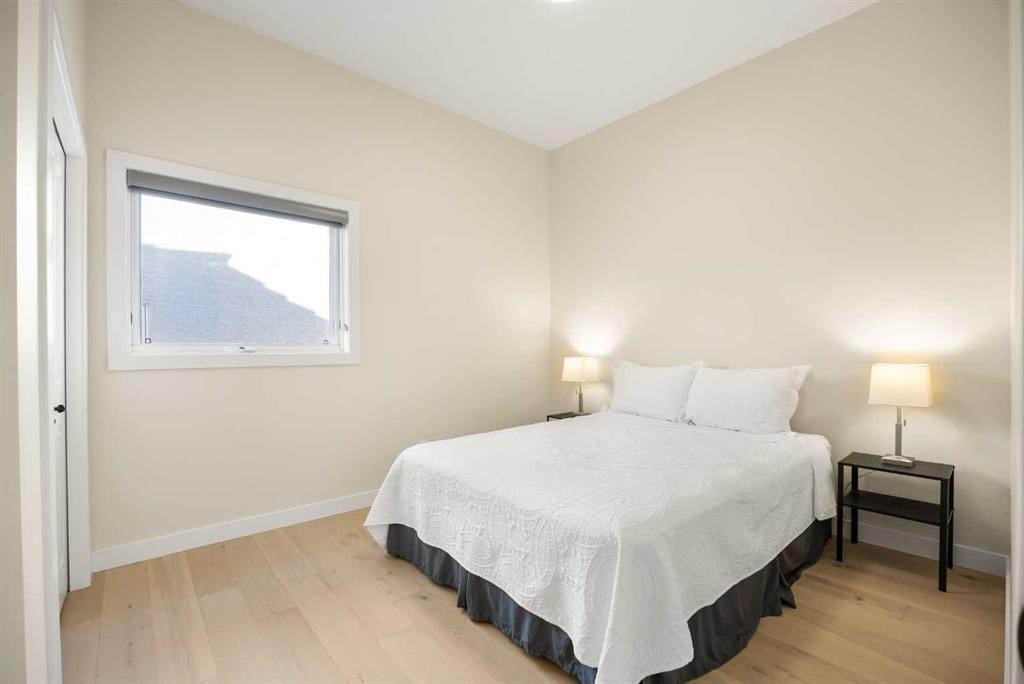 271 Hamptons Terrace Nw, Calgary, AB - Indoor Photo Showing Bedroom