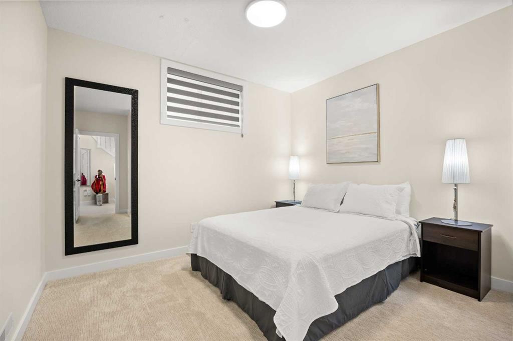 271 Hamptons Terrace Nw, Calgary, AB - Indoor Photo Showing Bedroom