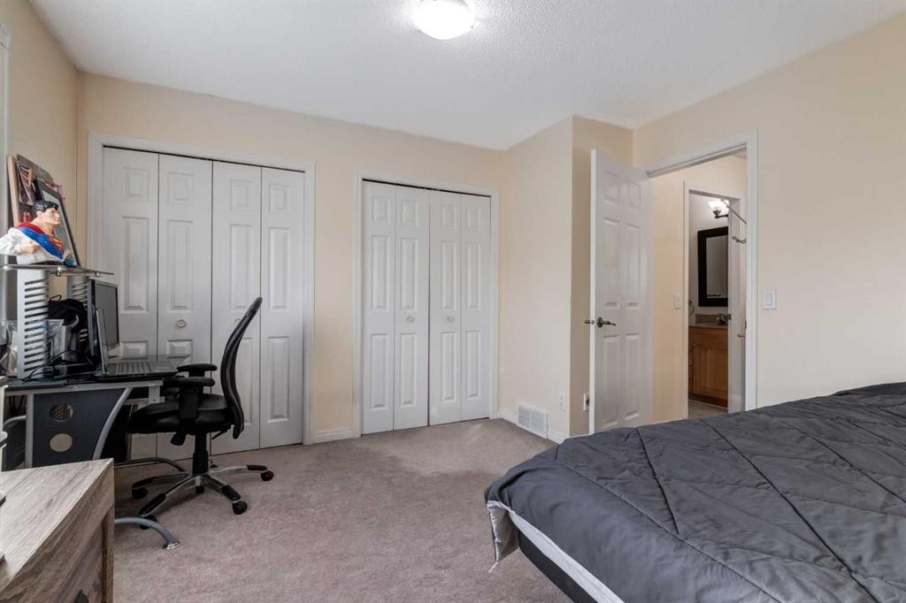 150 Martinbrook Road Ne, Calgary, AB - Indoor Photo Showing Bedroom