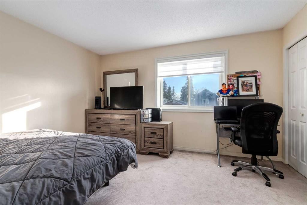 150 Martinbrook Road Ne, Calgary, AB - Indoor Photo Showing Bedroom