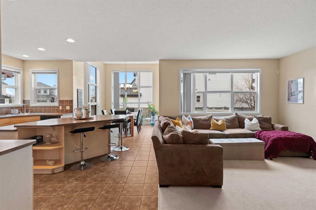 137 Copperleaf Bay Se, Calgary, AB - Indoor Photo Showing Living Room