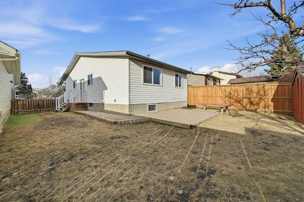 66 Eldridge Rise Se, Airdrie, AB - Outdoor